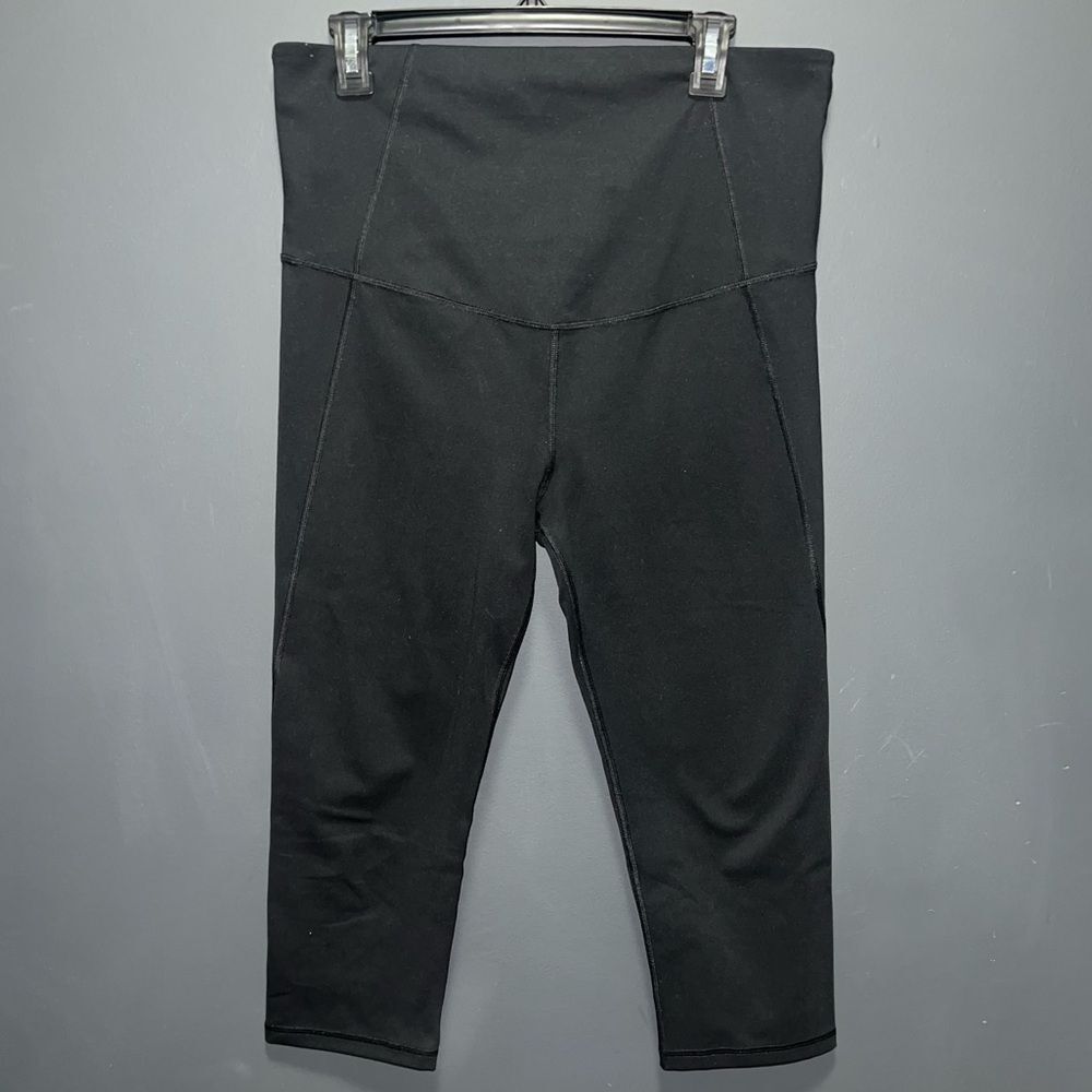 Gap Fit Women’s Maternity Leggings Crops Blackout Technology Black Medium Reg